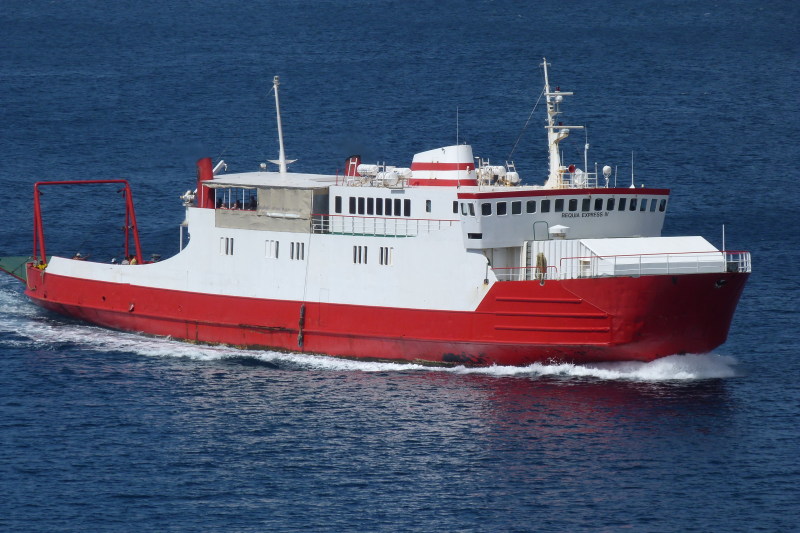 Image of BEQUIA EXPRESS IV