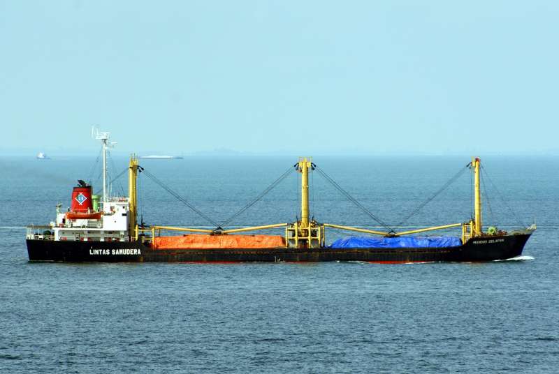 MV.MANDIRI DELAPAN