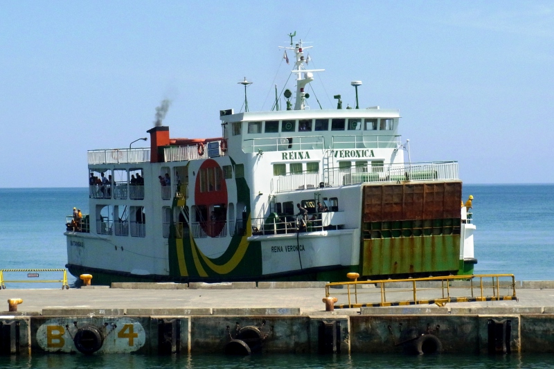 M/V REINA VERONICA