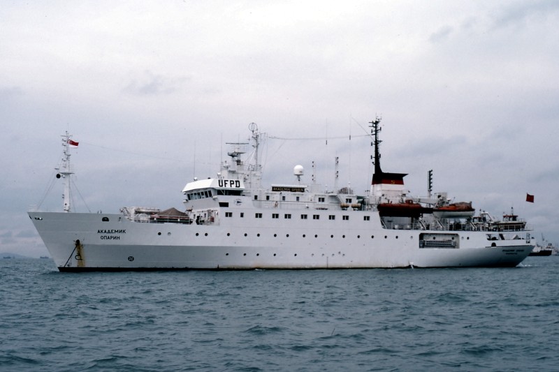 AKADEMIK OPARIN