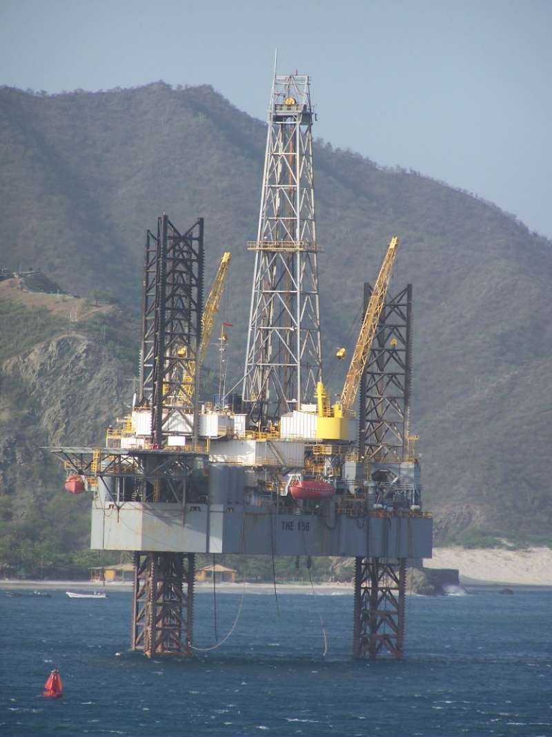the-156-oil-service-platform