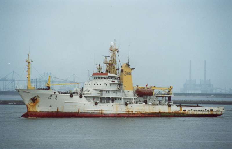 DE YI