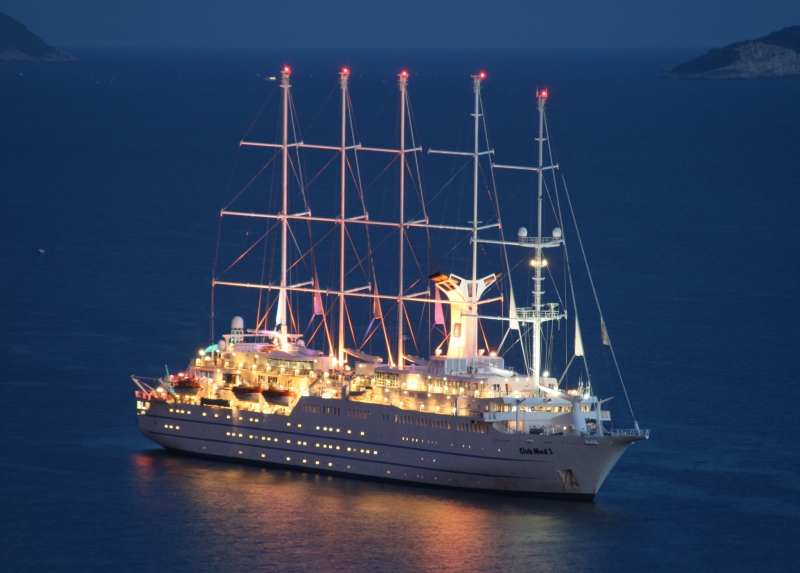 CLUB MED 2