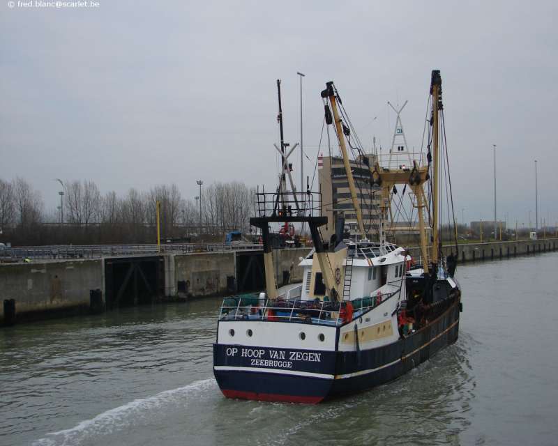 OP HOOP VAN ZEGEN