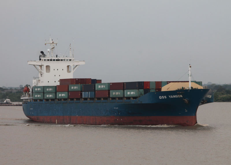 YANGO - Container / Feeder 2