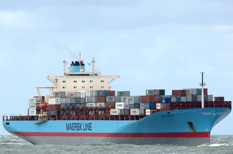 M/V LUNA MAERSK