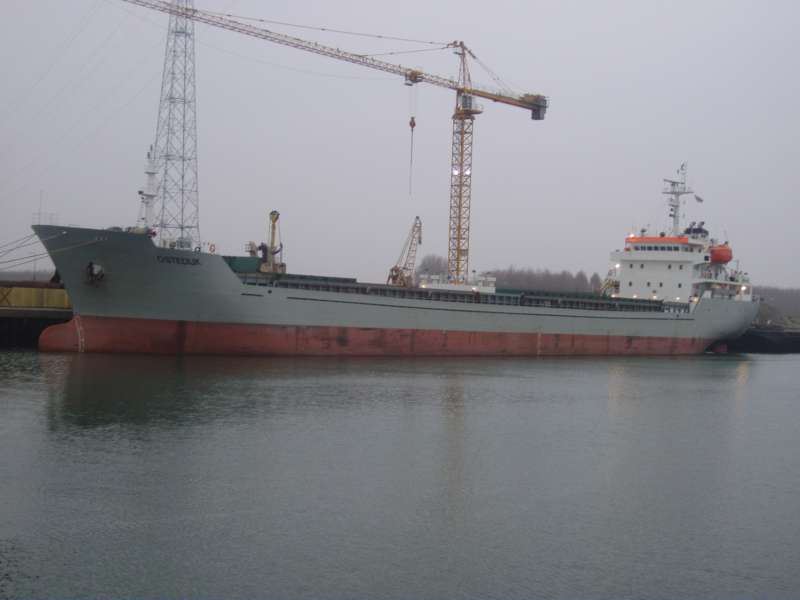 M V DAKOTA