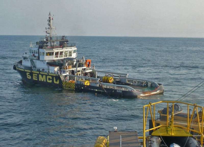 IRON TUG>