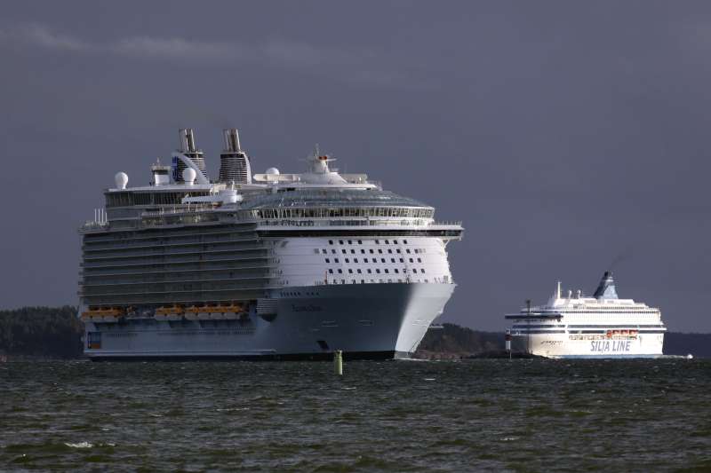 ALLURE OF THE SEAS