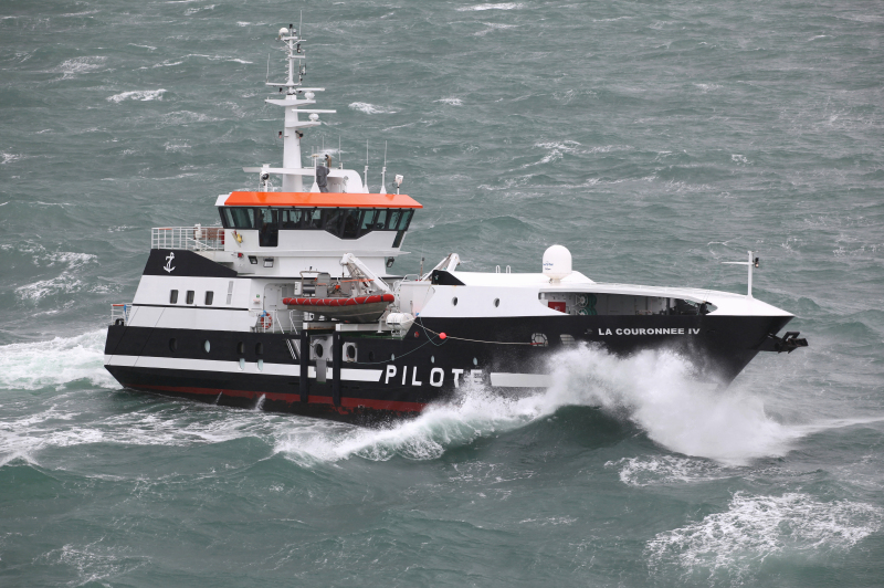 Image of PILOT-BOAT COURONNEE