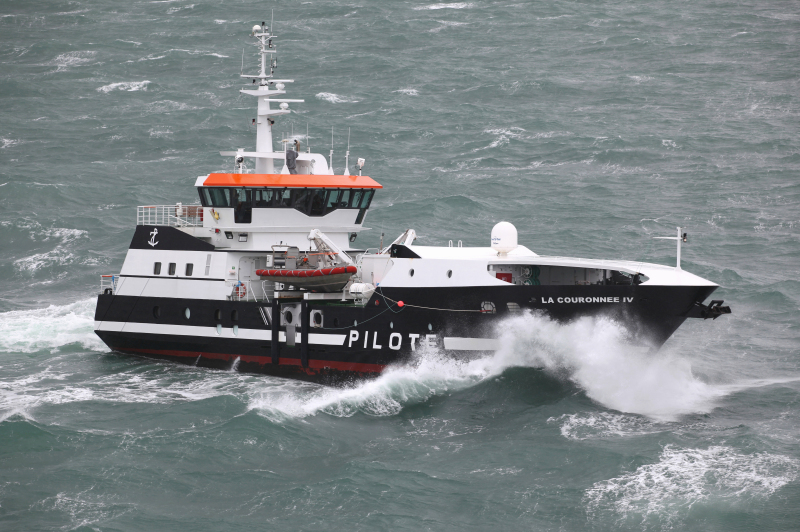 PILOT-BOAT COURONNEE
