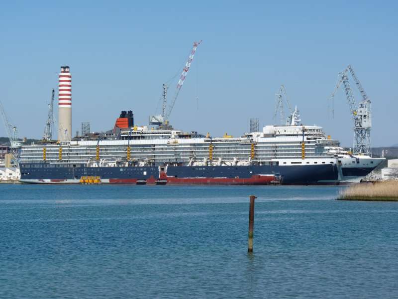 QUEEN ELIZABETH