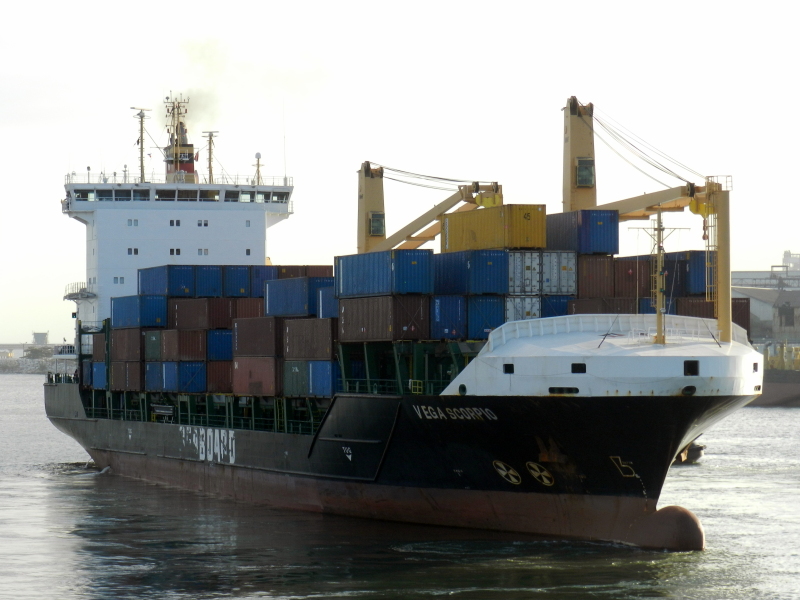 contship-gem-container-feeder-1