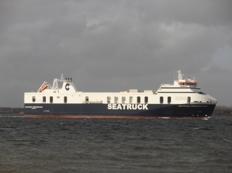 Image of SEATRUCK PERFORMANCE