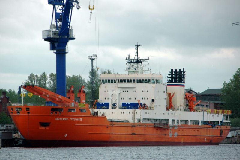 AKADEMIK TRYOSHNIKOV