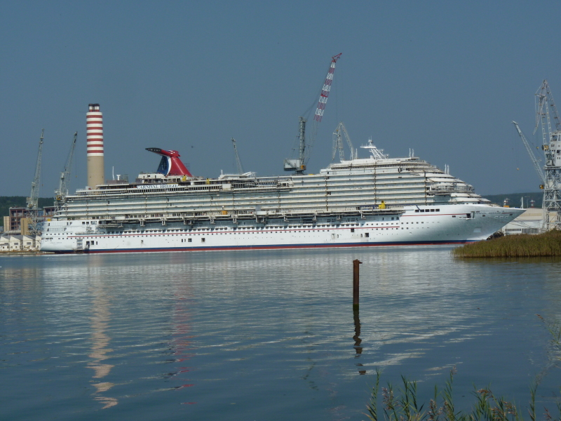 CARNIVAL BREEZE