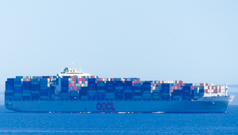 OOCL GENOA - Container / Neo Panamax