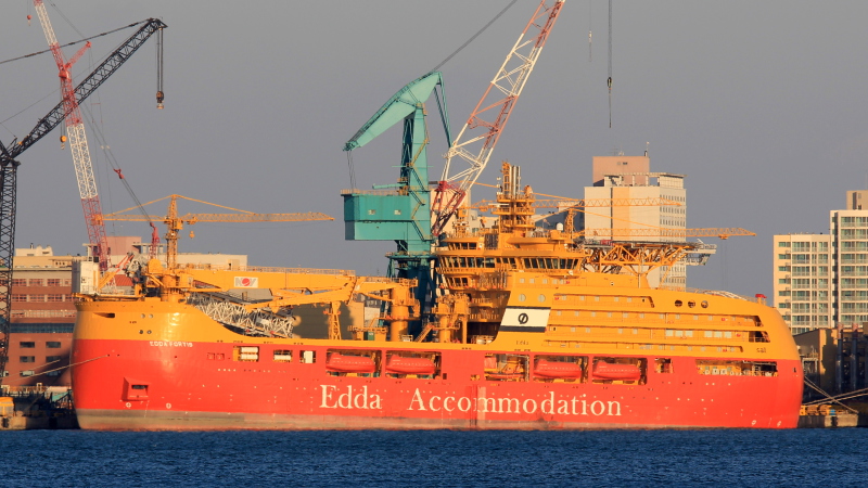 EDDA FORTIS - Oil service / Accomodation