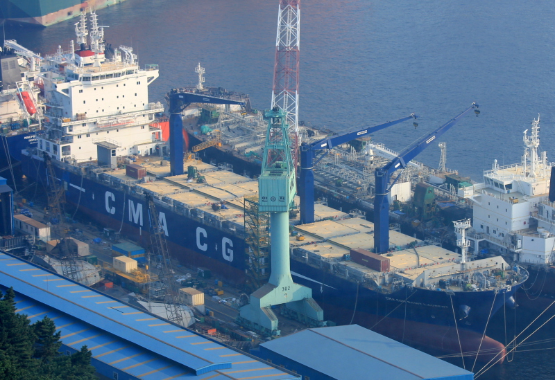 Image of CMA CGM ST. LAURENT