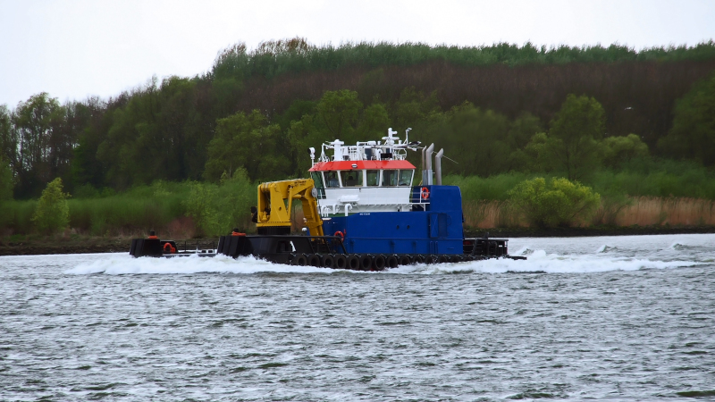 HUTA 517 - Utility vessel