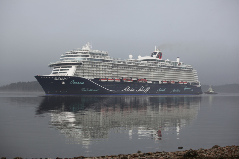 MEIN SCHIFF 1