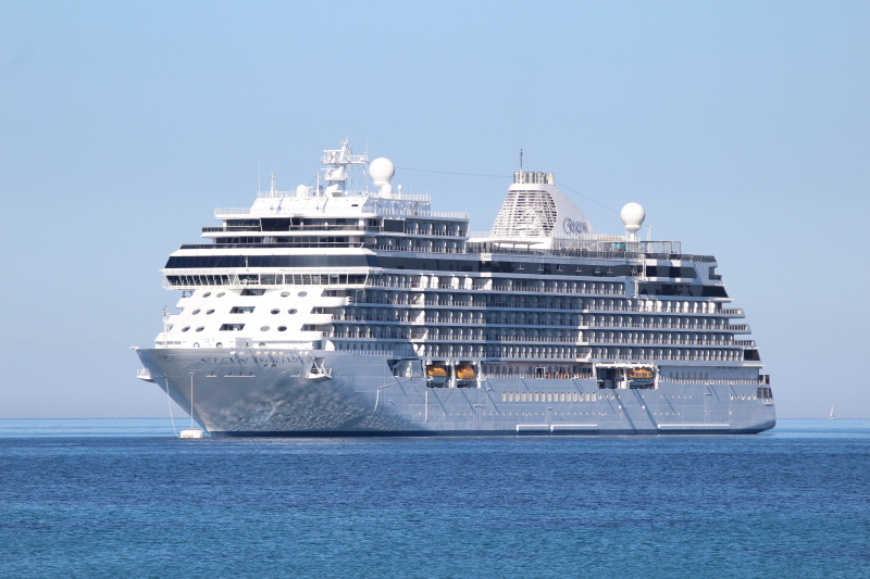 SEVEN SEAS GRANDEUR