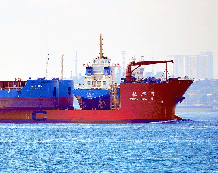 YICK TUG 203