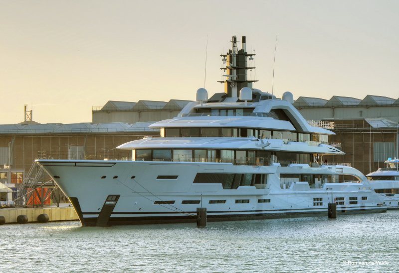 DAMEN YACHTING 477