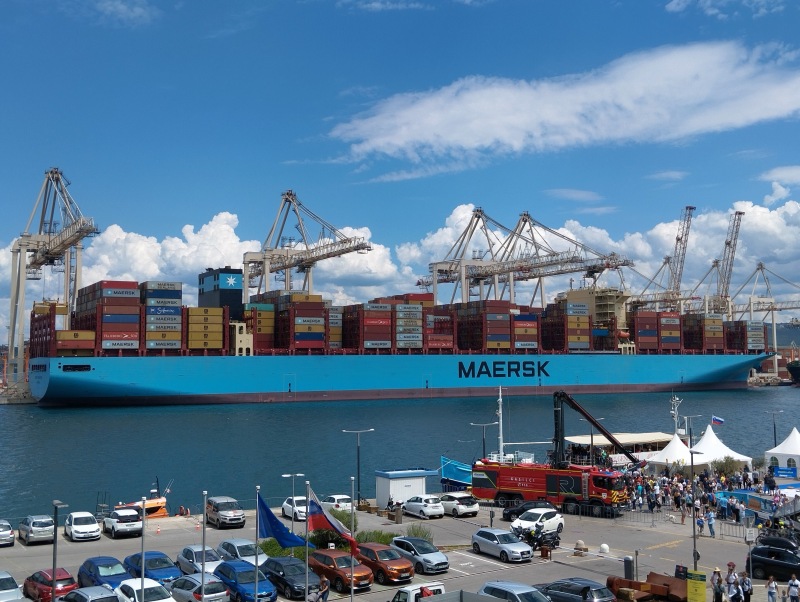 Image of MAERSK CHARLESTON